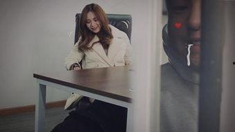 美女把衣服脱光的视频,美女瞬间成为网络焦点